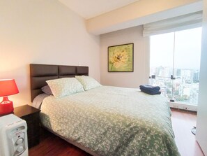 4 bedrooms, WiFi, bed sheets, wheelchair access - Panoramic Oceanview & Pool Malecon Cisneros, Miraflores, Lima, Peru (Miraflores)