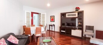 Panoramic Oceanview 4BR Apt - Malecon Cisneros, Miraflores