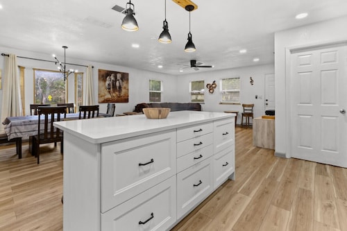Peaceful Pet Friendly Home with fenced yard