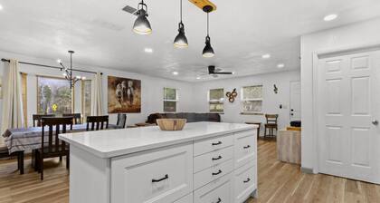 Peaceful Pet Friendly Home with fenced yard