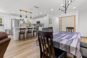 Dining - Peaceful Pet Friendly Home with fenced yard (Gainesville)