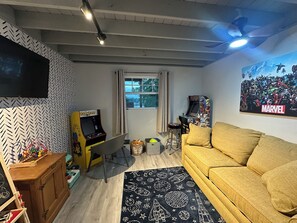 Télévision, cheminée