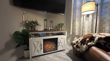 TV, fireplace