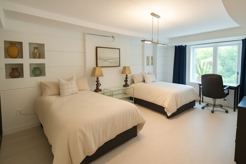 Modern Comfort |Walk-Out Suite