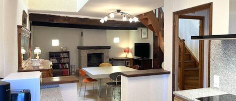 ثلاجة، ميكروويف، فرن، غسالة أطباق