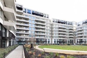 Exterior - Blueground | Stratford, pool, nr Queen Elizabeth Park (London)