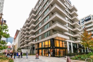 Exterior - Blueground | Stratford, pool, nr Queen Elizabeth Park (London)