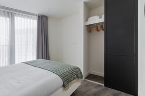 1 bedroom, iron/ironing board, WiFi, bed sheets - Blueground | Stratford, pool, nr Queen Elizabeth Park (London)