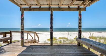 Charming 2-bedroom house in Alligator Point with direct ocean views.