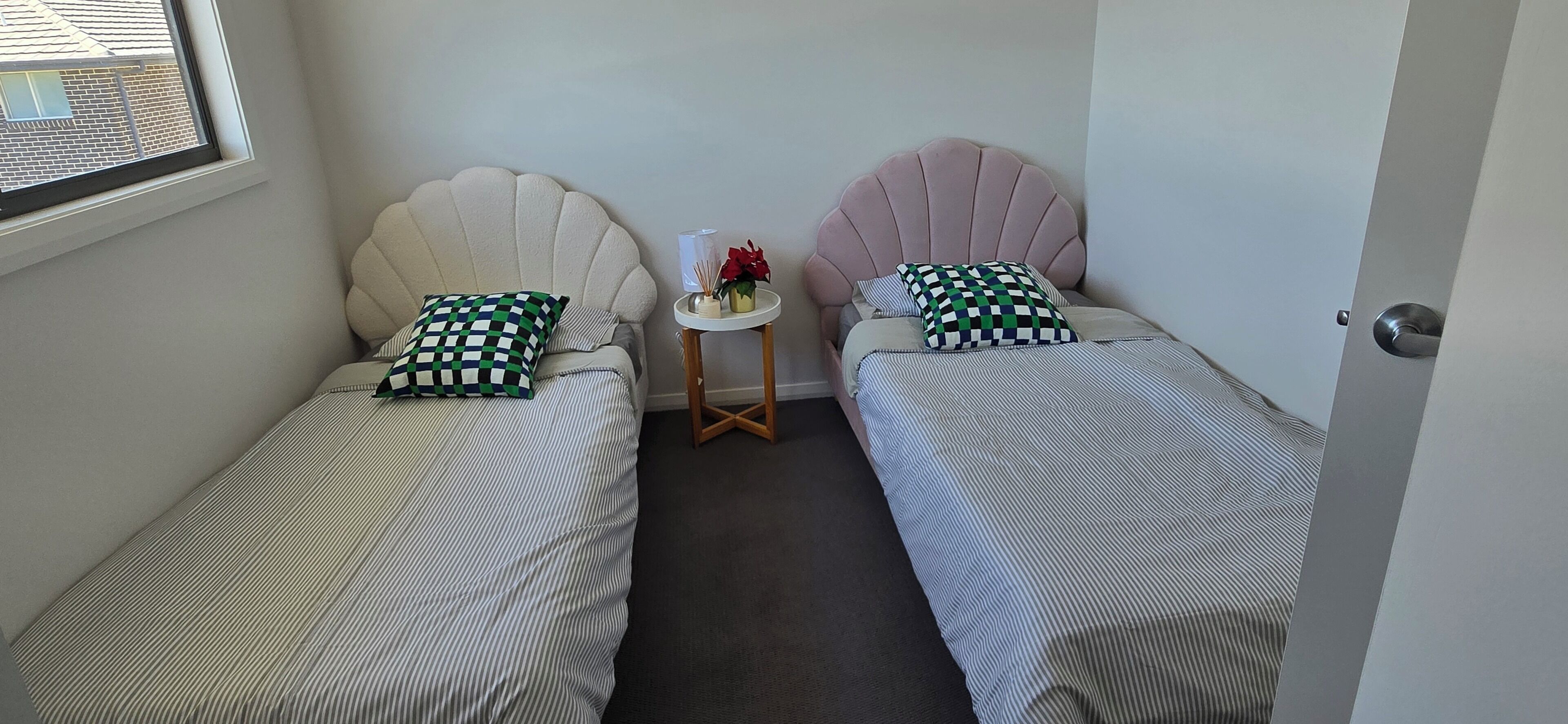 5 bedrooms, iron/ironing board, WiFi, bed sheets