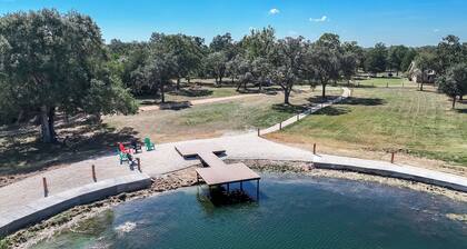 Private Nature Retreat with Fishing & Pickleball