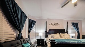 2 bedrooms, WiFi, bed sheets - NO FEES! Downtown Resort Pool & Gourmet Kitchen (Gilbert)