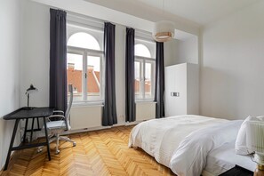 1 bedroom, iron/ironing board, WiFi, bed sheets - Blueground | Neubau, balcony, nr Volkstheater (Vienna)