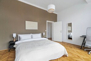 1 bedroom, iron/ironing board, WiFi, bed sheets - Blueground | Neubau, balcony, nr Volkstheater (Vienna)
