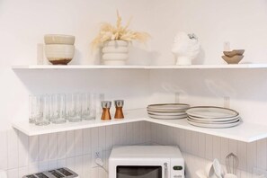 Interior - 3BR Bungalow 5min to Downtown (Wilmington)