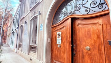 Fachada de la propiedad