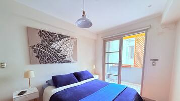 Habitación doble Confort, para no fumadores, balcón | Tabla de planchar con plancha y wifi gratis