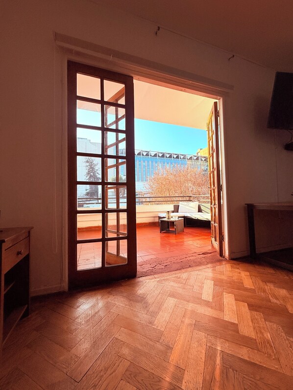 Habitación doble Confort, balcón, vista a la ciudad | Terraza o patio