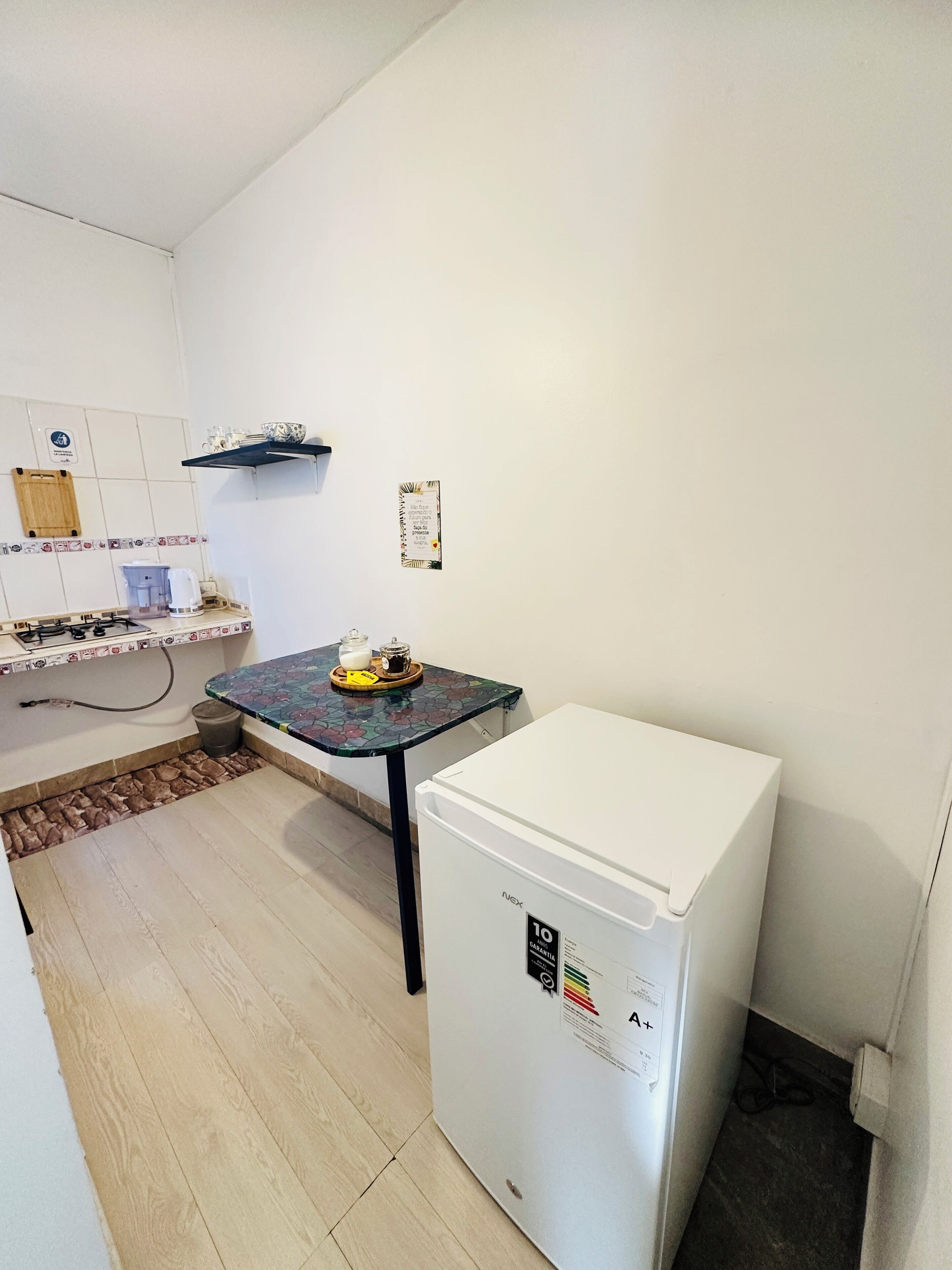 经典三人房, 露台, 庭院景观 | 私人简易厨房 | 公用微波炉