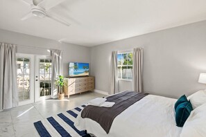 4 bedrooms, desk, iron/ironing board, travel cot