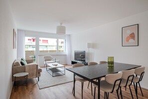 Télévision, chaîne hi-fi