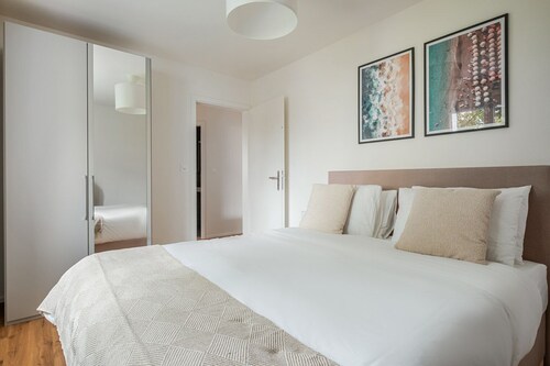 Blueground | Dietikon, balcony, nr Bahnhof