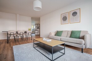 Fernseher, Stereoanlage