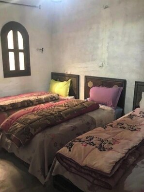 Comfort Triple Room, Desert View