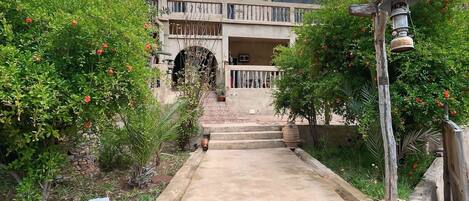 Fachada de la propiedad