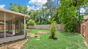 Unclassified image, 2 of 11, button - Luxury Modern Retreat in Spring (Spring)