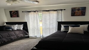 Unclassified image, 4 of 11, button - Luxury Modern Retreat in Spring (Spring)