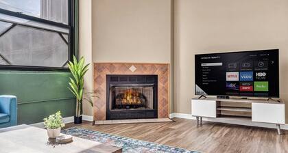 HUGE Downtown Loft - Free Parking - Gym - Sauna