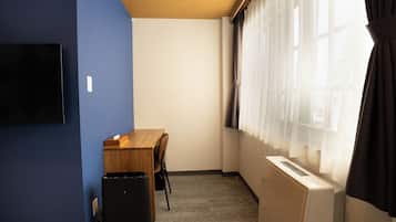 Twin Room, Non Smoking (Hollywood) | Free WiFi, bed sheets