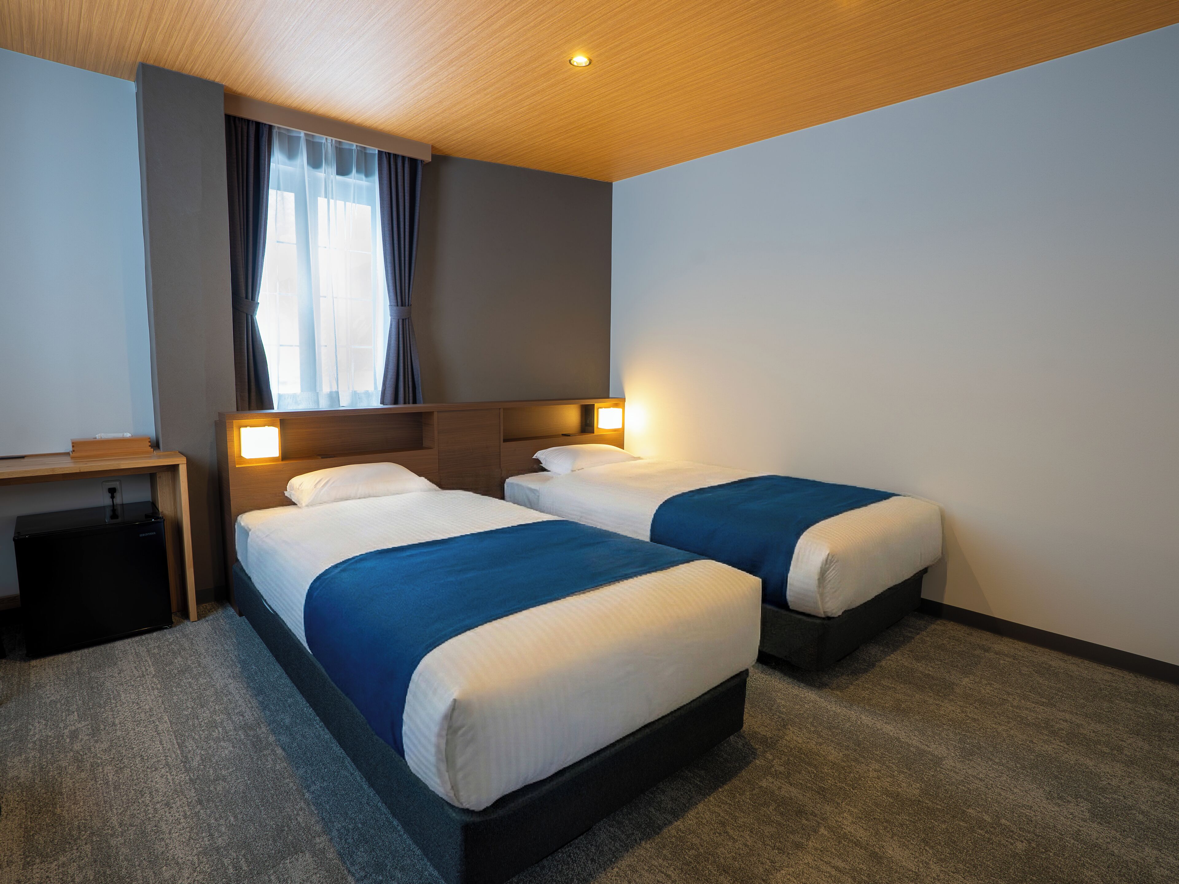 Free WiFi, bed sheets