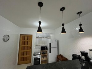 Microones i placa de cuina