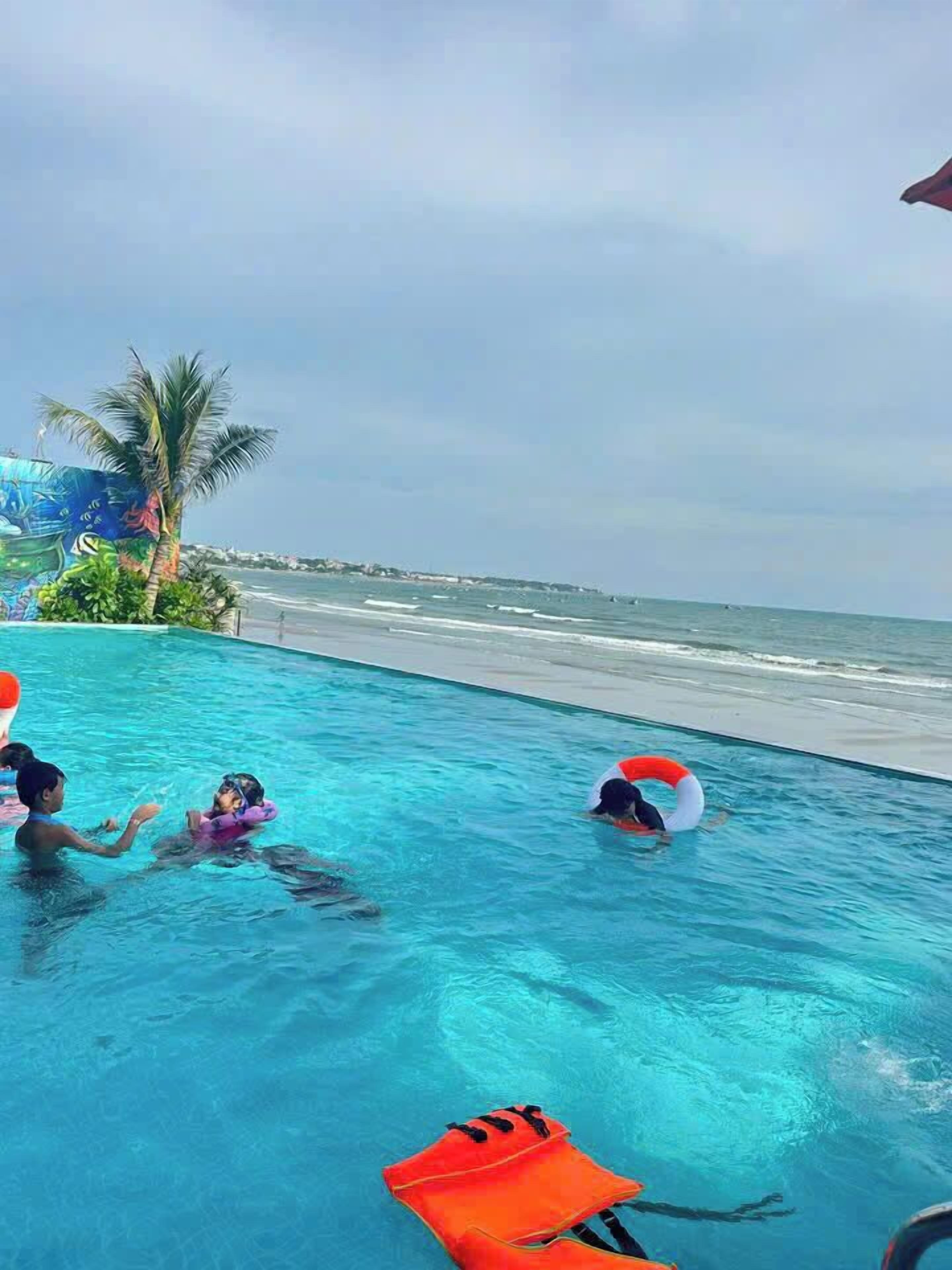Trên bãi biển 
