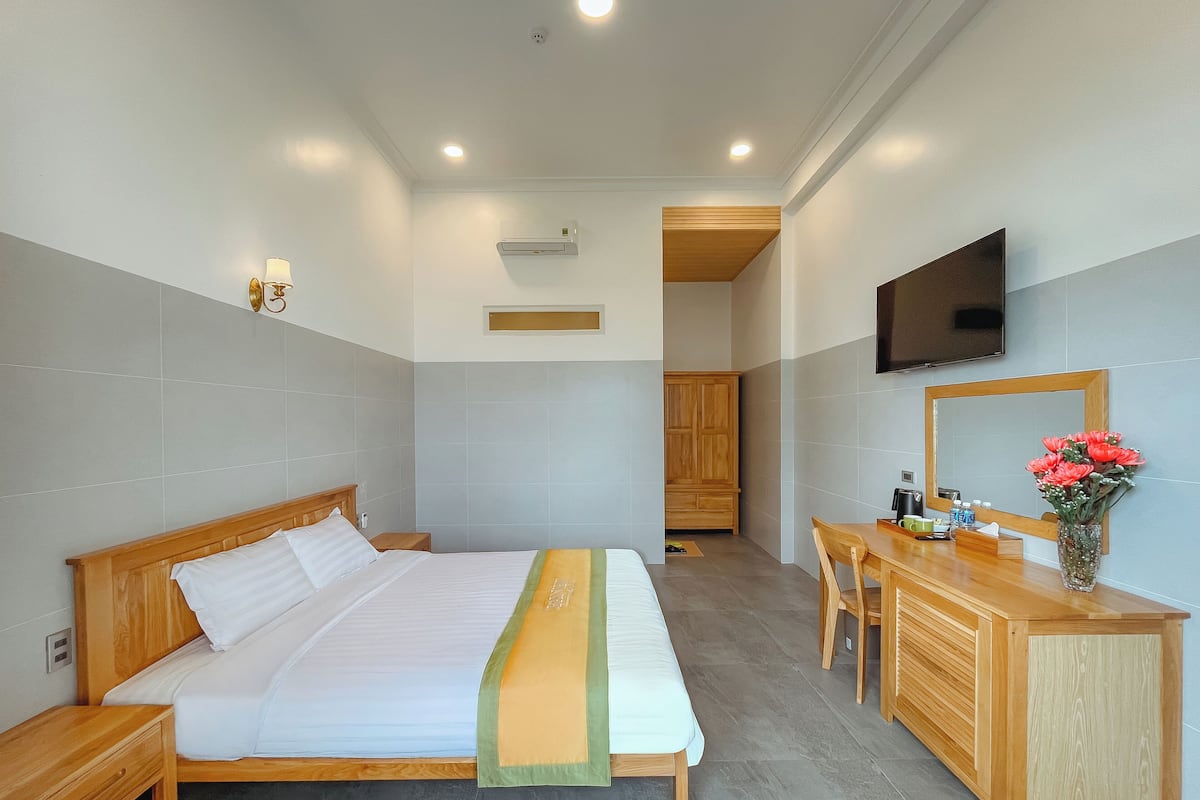 Phòng Superior, quang cảnh biển | Bàn, màn/rèm cản sáng, phòng cách âm, bàn ủi/dụng cụ ủi quần áo