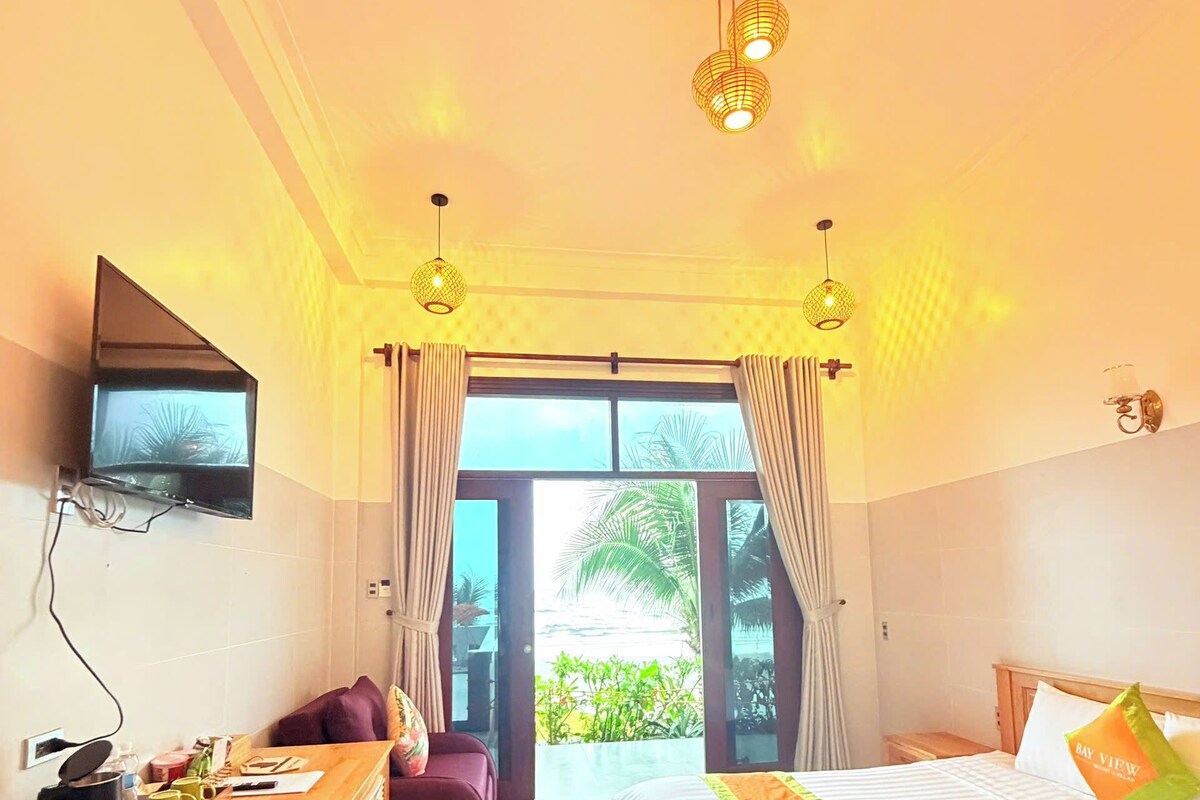 Deluxe Double Room, Non Smoking, Beachfront | Blackout drapes, soundproofing, iron/ironing board, WiFi (free)