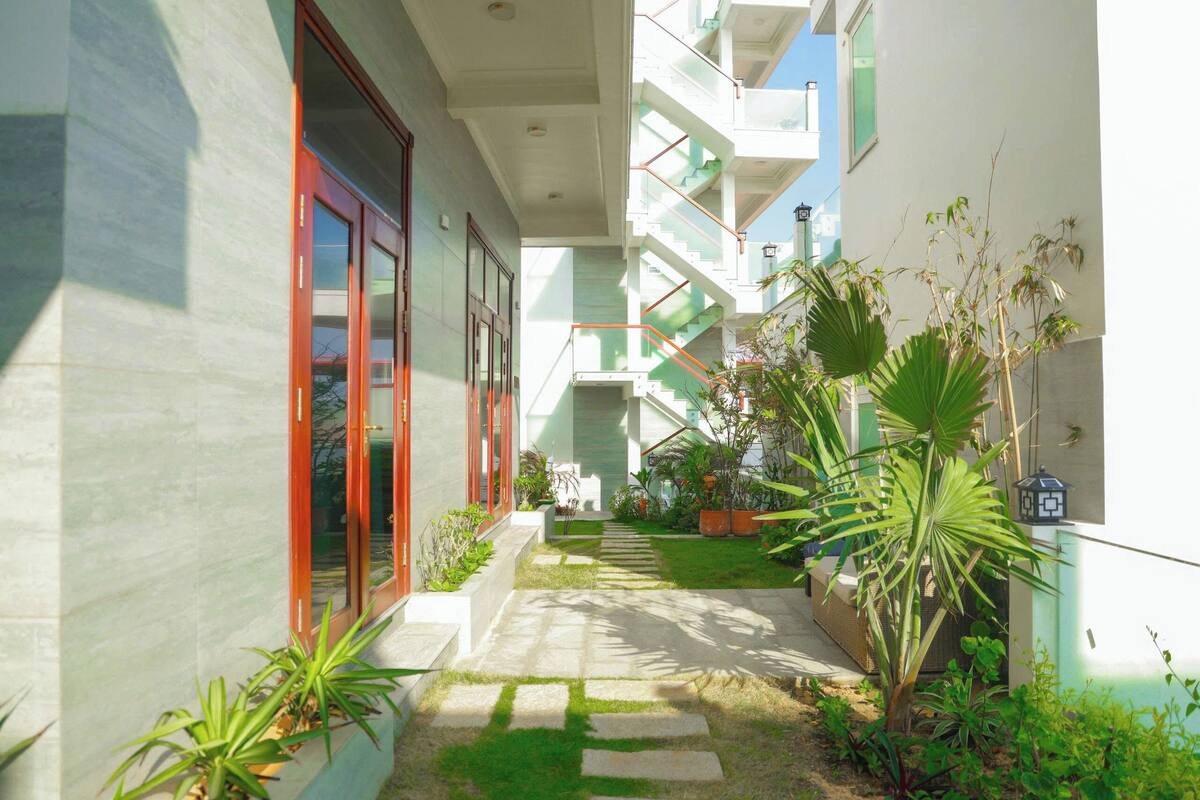 Villa, 4 Bedrooms, Sea Facing | Desk, blackout curtains, soundproofing, iron/ironing board