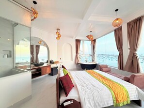 Design Room, 1 King Bed, Bay View, Sea Facing | Individually decorated, desk, blackout drapes, soundproofing - BayView Resort & VIllas (Phan Thiet)