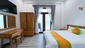 Schreibtisch, Verdunkelungsvorhänge, schallisolierte Zimmer