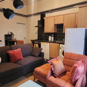 Living area - Tettenhall Road Retreat - Modern Apartment (Wolverhampton)