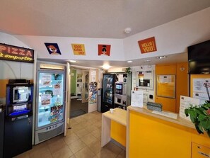 Lobby - Hotel Lemon (Coudes)