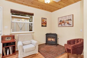 Room - Mount Berkley 2367 (Big Bear Lake)