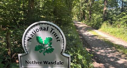 The Strands & Screes Inn