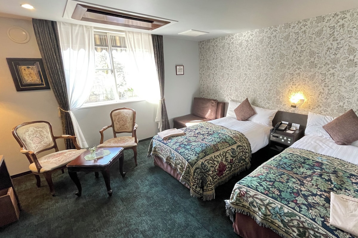 Standard Twin room, Non-smoking (Second floor, no children allowed [Separate bath and toilet].)
