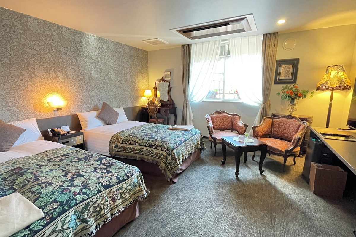 Deluxe Twin room, Non-smoking (Second floor, no children allowed [Separate bath and toilet].)
