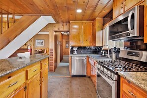 Room - Lakeview Getaway 2120 (Big Bear Lake)