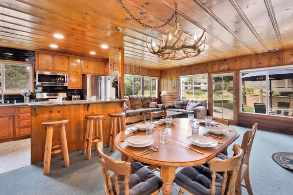 Room - Lakeview Getaway 2120 (Big Bear Lake)