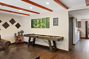 Lobby - Mountain Fun 1729 (Big Bear Lake)